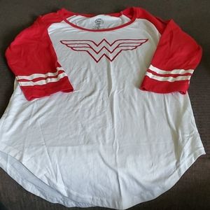 Dc Comics Wonder woman shirt 3/4 sleeve XL red